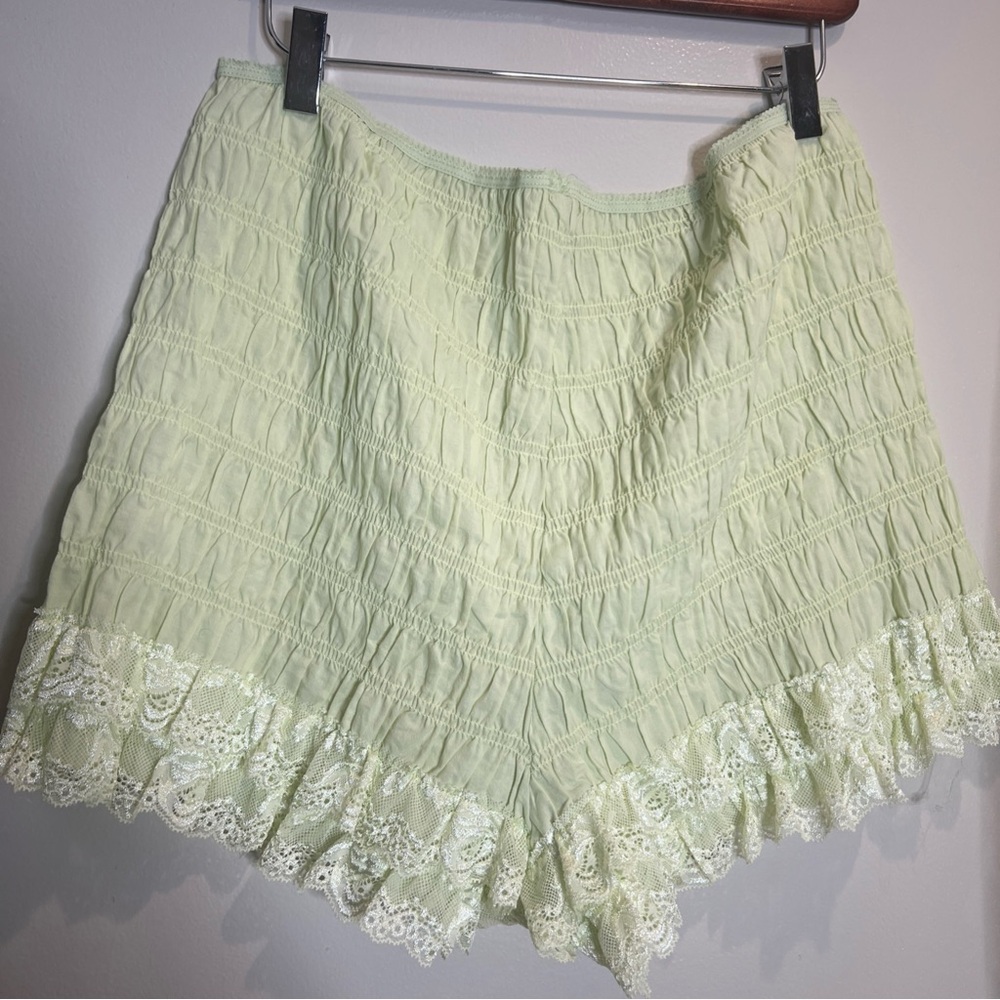 FREE PEOPLE In Bloom Shorties Lace Ruffles Gathered  Bloomer Cute Shorts - Picture 6 of 6